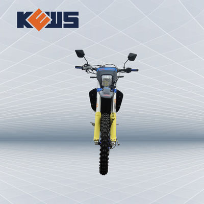 후스큐는 길 300CC 소형 오토바이에 대한 NC300s Efi 4유로 순응하는 오토바이에서 K18을 모델링합니다