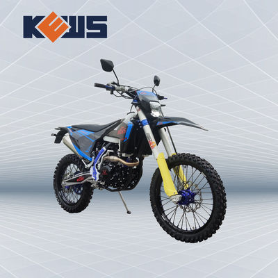 후스큐는 길 300CC 소형 오토바이에 대한 NC300s Efi 4유로 순응하는 오토바이에서 K18을 모델링합니다