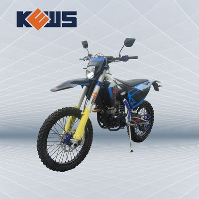 후스큐는 길 300CC 소형 오토바이에 대한 NC300s Efi 4유로 순응하는 오토바이에서 K18을 모델링합니다