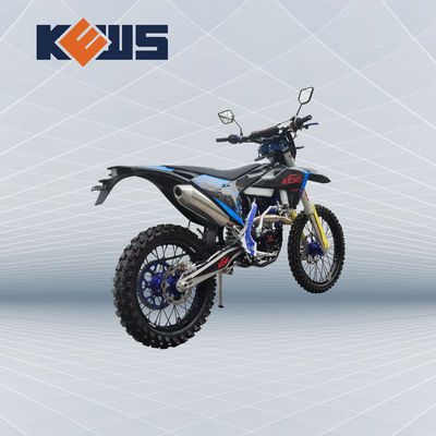 후스큐는 길 300CC 소형 오토바이에 대한 NC300s Efi 4유로 순응하는 오토바이에서 K18을 모델링합니다