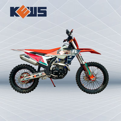 K23 모델 엔듀로 경주용 오토바이 쭝션 NC300S 식수는 네대 타격 적색 및 흑색 오토바이를 냉각시켰습니다